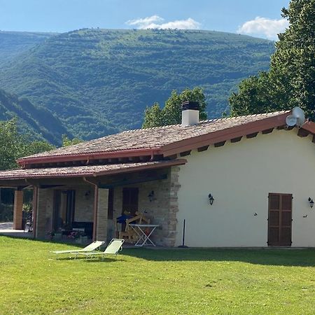 Meriggio Agriturismo Fiastra Esterno foto