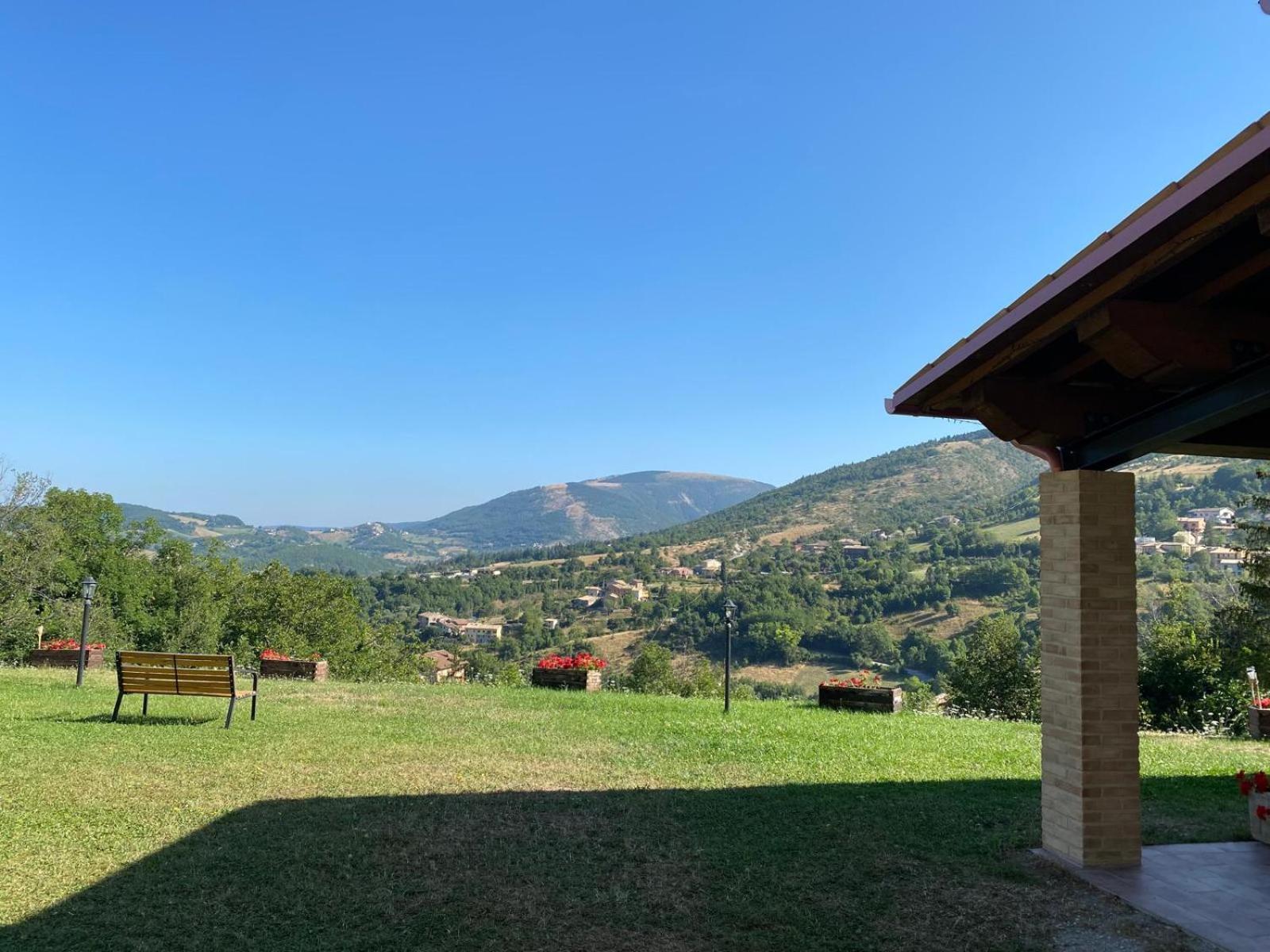 Meriggio Agriturismo Fiastra Esterno foto