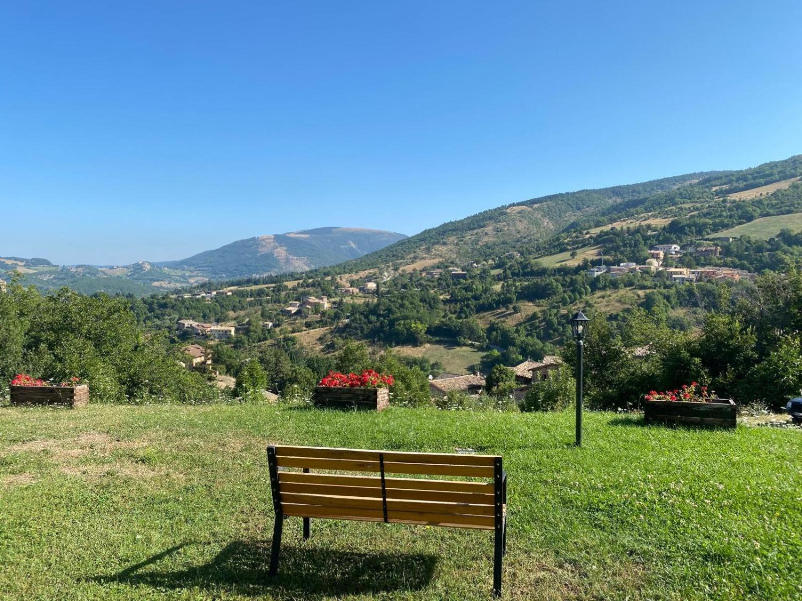 Meriggio Agriturismo Fiastra Esterno foto
